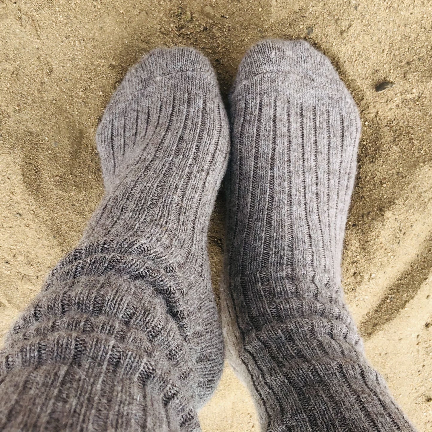Organic Mongolian sheep wool socks / High quality pure fiber / Hypo-allergenic / Anti bacterial / Cozy warm / Unisex socks