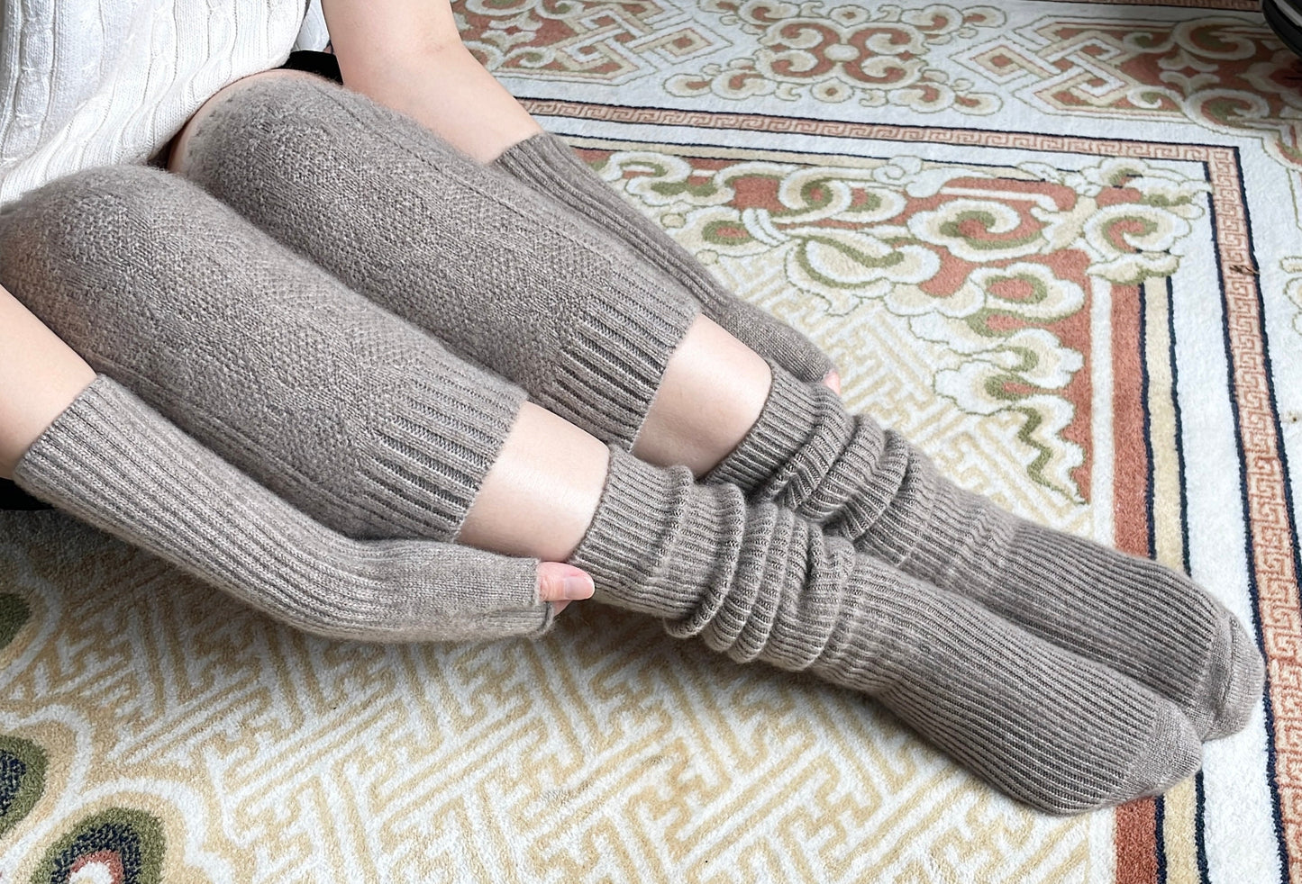 Pure cashmere knee warmer/ Premium organic cashmere / Cozy warm / Luxurious sustainable / Made in Mongolia