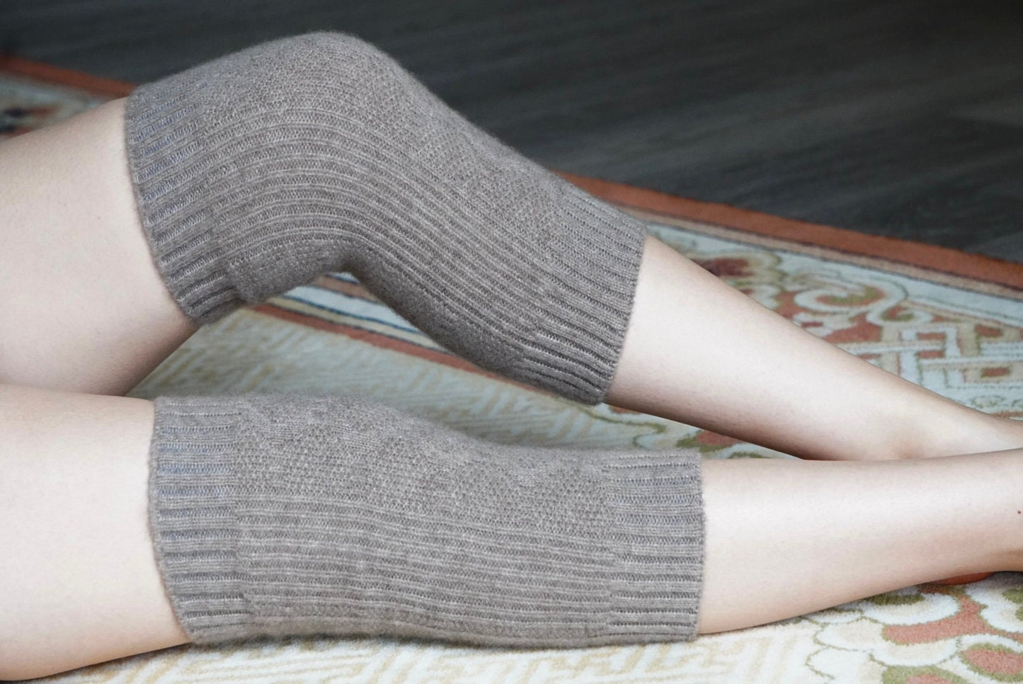 Pure cashmere knee warmer/ Premium organic cashmere / Cozy warm / Luxurious sustainable / Made in Mongolia