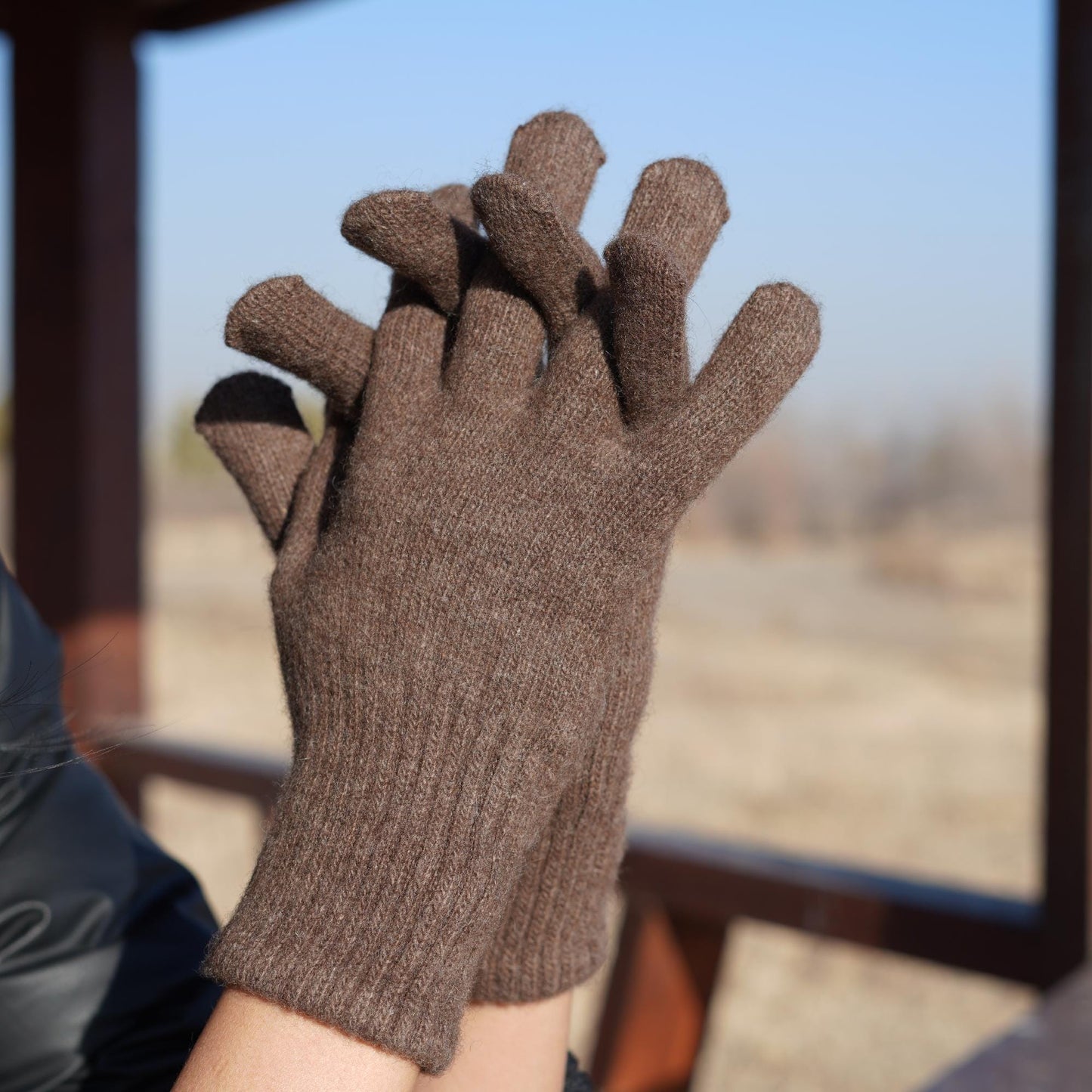 Mongolian Yak Down Gloves: Organic, Hypoallergenic, Unisex