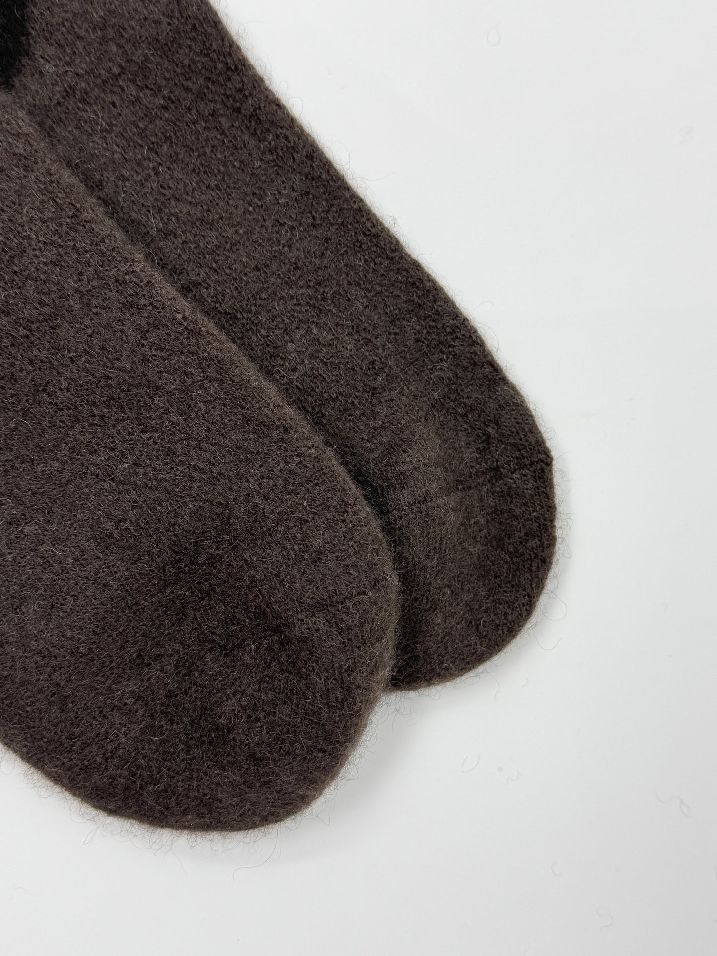 Organic Yak Down Soft Socks – Ready-Gift Boxed Cushioned Wool Socks for Outdoor Adventure & Indoor Comfort